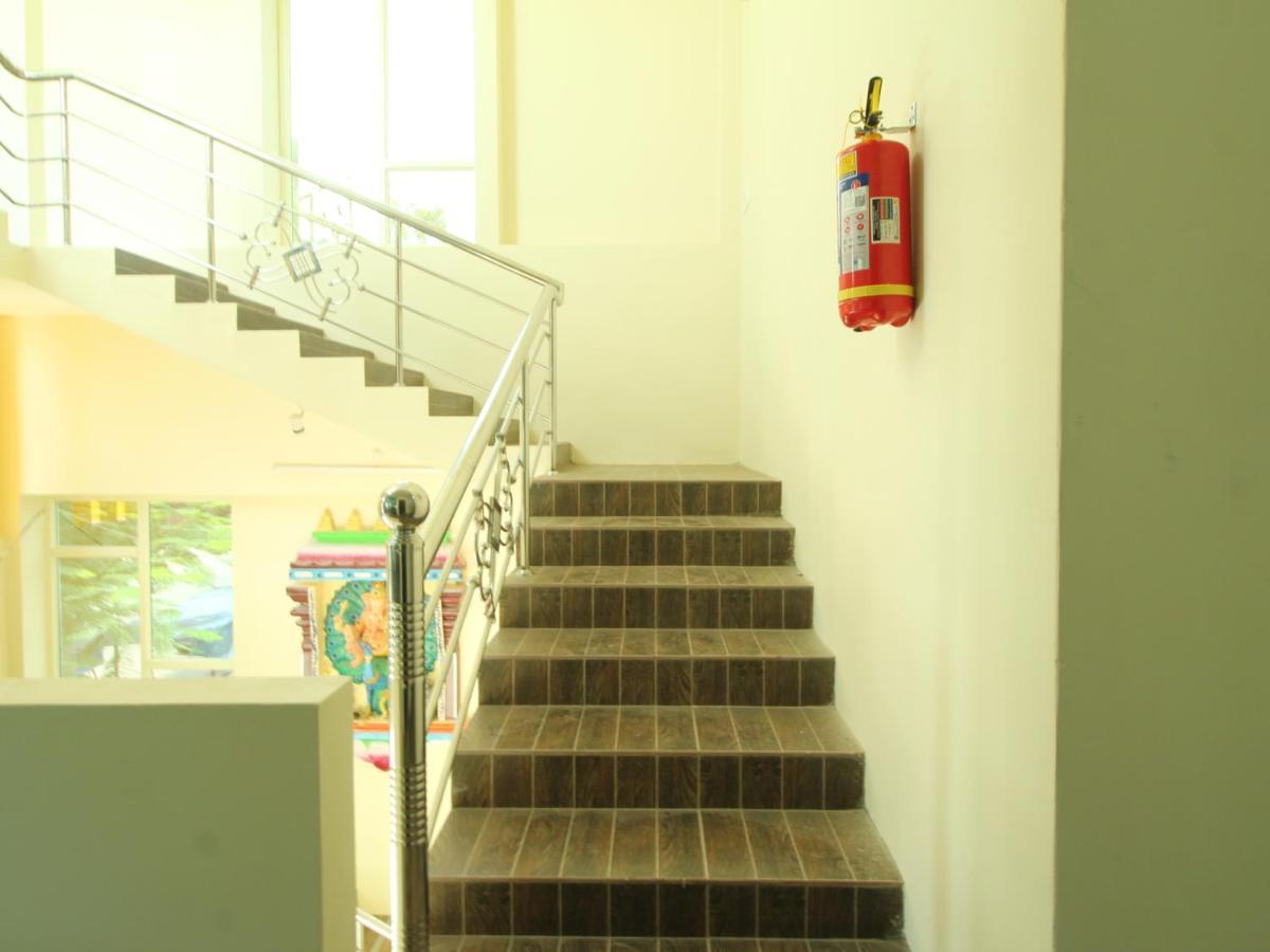 Jms Guest House Tirunallar Bagian luar foto