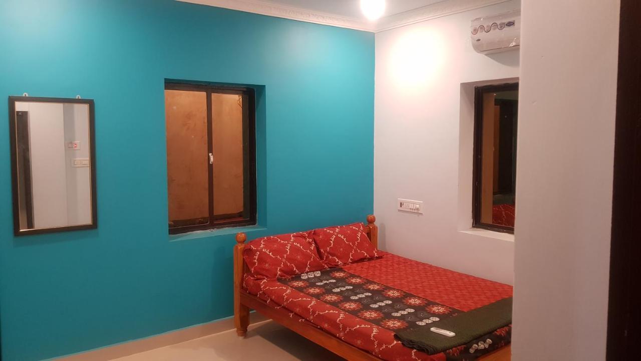 Jms Guest House Tirunallar Bagian luar foto